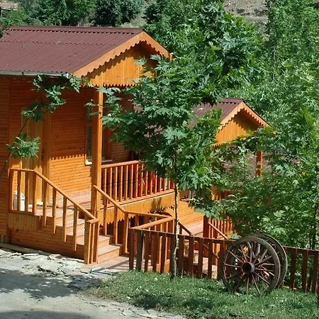 Kapuzbasi Selale Ferienpark *